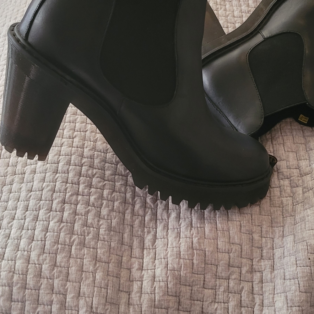 DR. MARTENS🌹🌹🌹SOLD🌹🌹🌹 - Picture 9 of 10